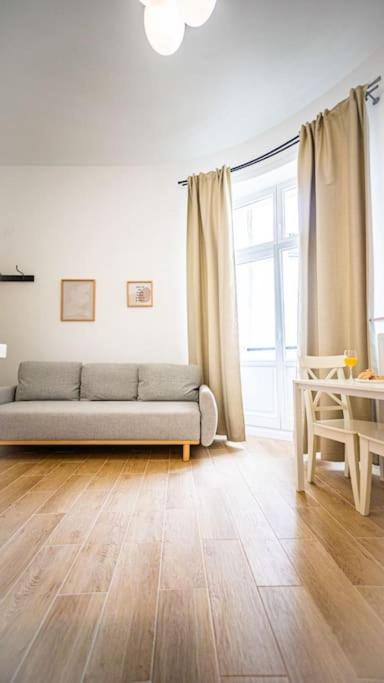 Lovely Apartment In วอร์ซอ ภายนอก รูปภาพ