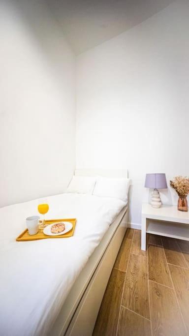 Lovely Apartment In วอร์ซอ ภายนอก รูปภาพ