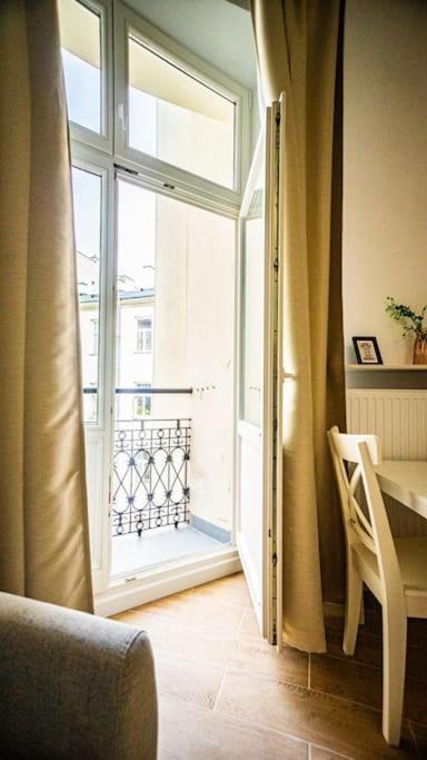 Lovely Apartment In วอร์ซอ ภายนอก รูปภาพ