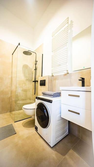 Lovely Apartment In วอร์ซอ ภายนอก รูปภาพ
